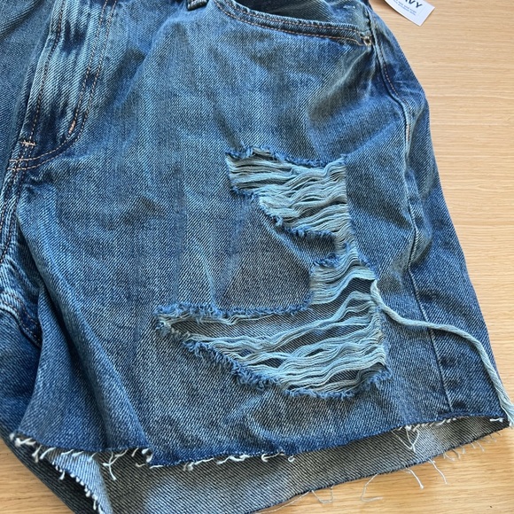 Old Navy size 14 distressed shorts NWT - Picture 3 of 5